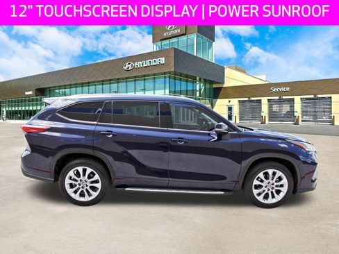 Used 2022 Toyota Highlander Limited FWD image 4