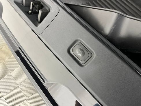 Used 2025 Ford Expedition Tremor AWD/4WD image 15