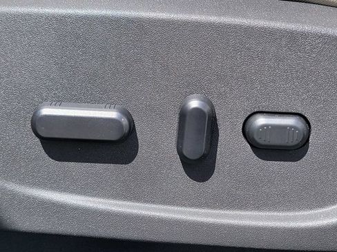 Certified 2017 Ford Escape Titanium FWD image 4