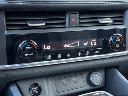 Certified 2024 Nissan Rogue SV image 23