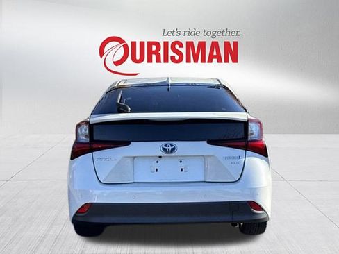 Used 2019 Toyota Prius XLE image 3