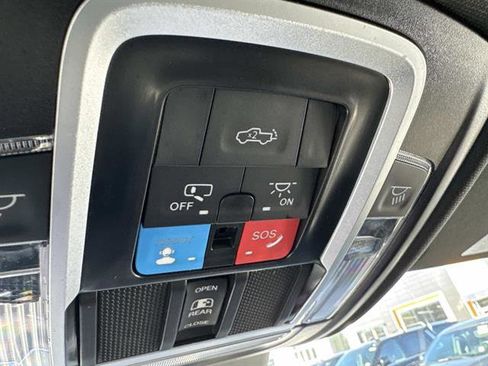 Used 2025 RAM 1500 Laramie image 19