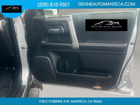 Used 2017 Toyota 4Runner SR5 Premium image 10