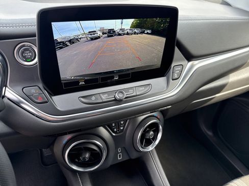 Used 2025 Chevrolet Blazer LT AWD/4WD image 19
