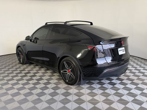 Used 2023 Tesla Model Y Performance AWD/4WD image 3