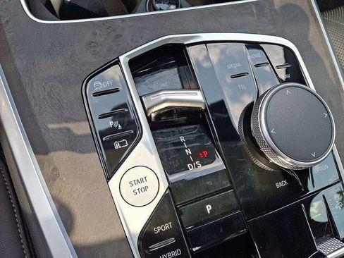 Used 2025 BMW X5 xDrive50e w/ Climate Comfort Package image 16