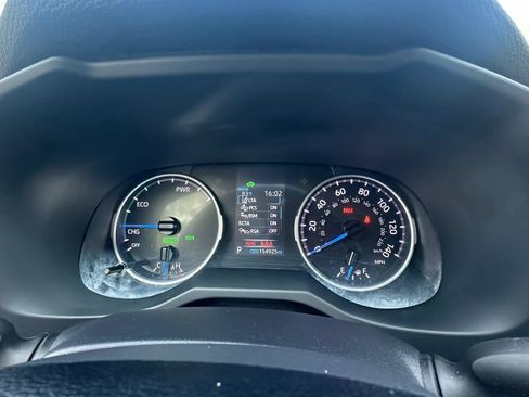 Used 2020 Toyota RAV4 LE AWD/4WD image 10