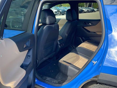 Used 2025 Chevrolet Equinox ACTIV w/ Safety and Technology Package FWD image 10
