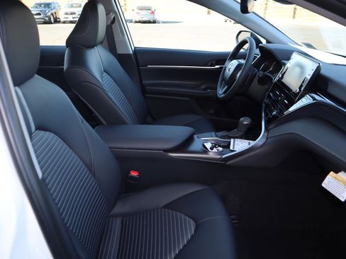 New 2024 Toyota Camry SE image 21