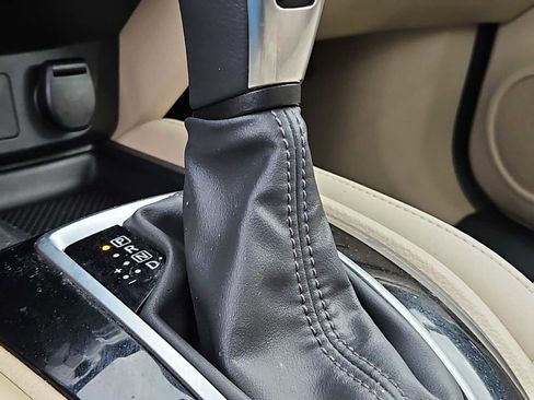 Used 2019 Nissan Rogue SL w/ Premium Package image 21