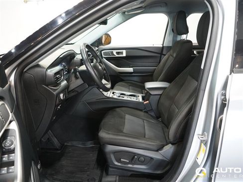 Used 2022 Ford Explorer XLT AWD/4WD image 12