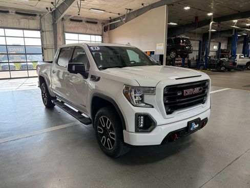 Used 2021 GMC Sierra 1500 AT4 w/ AT4 Preferred Package AWD/4WD image 4