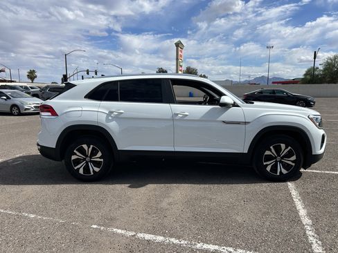Used 2024 Volkswagen Atlas Cross Sport SE image 5