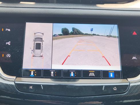 Used 2023 Cadillac XT6 Sport w/ Technology Package AWD/4WD image 18