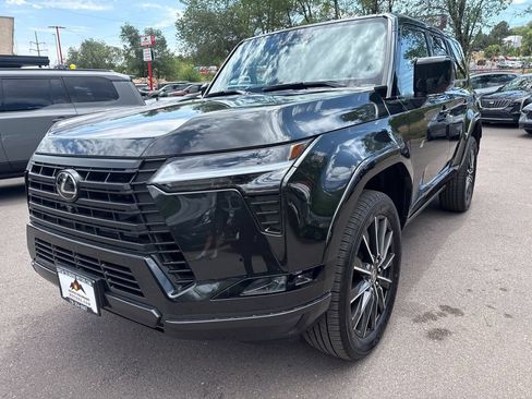 Used 2026 Lexus GX 550 w/ Cold Area Package AWD/4WD image 3