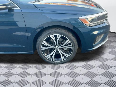 Used 2022 Volkswagen Passat 2.0T SE image 11