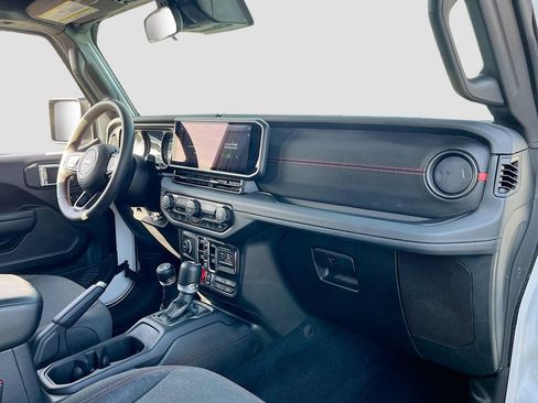 Certified 2024 Jeep Wrangler Rubicon image 26