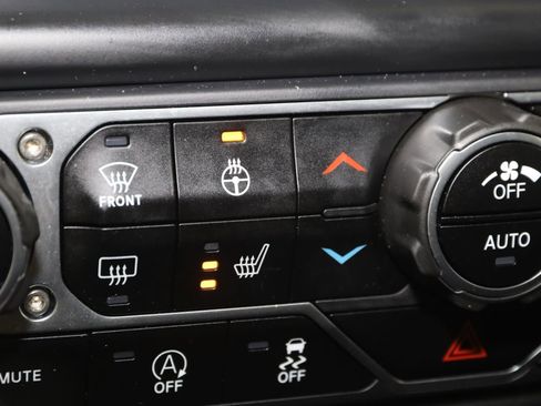 Used 2020 Jeep Wrangler Sport image 8