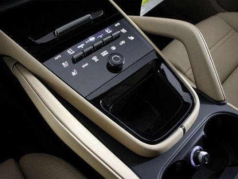 New 2026 Porsche Cayenne image 14