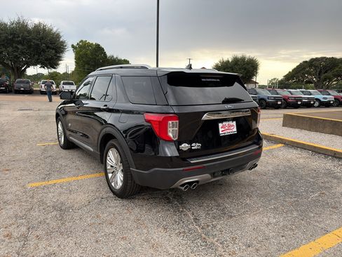 Used 2023 Ford Explorer King Ranch w/ Technology Package RWD image 6
