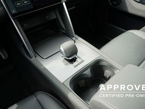 Used 2025 Land Rover Discovery Sport Dynamic SE AWD/4WD image 14