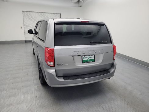 Used 2016 Dodge Grand Caravan SE FWD image 6