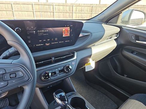 New 2026 Buick Envista Preferred image 18