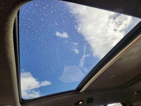 Certified 2025 Volvo XC40 B5 Plus image 23