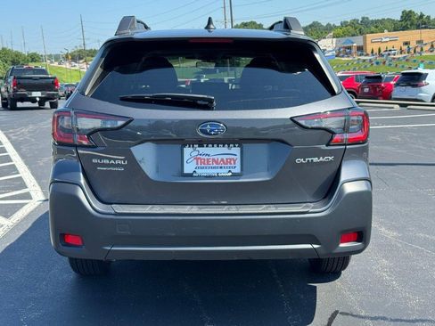 Used 2023 Subaru Outback Premium AWD/4WD image 4