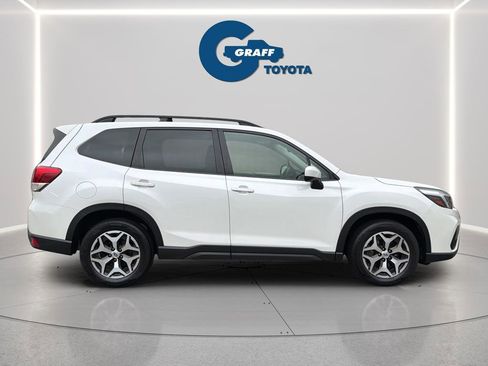 Used 2021 Subaru Forester Premium image 9