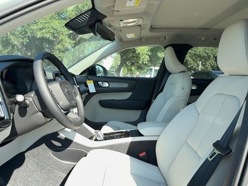 New 2026 Volvo XC40 B5 Plus w/ Protection Package Premier image 12