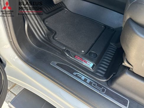 Used 2025 GMC Sierra 2500 AT4 AWD/4WD image 36