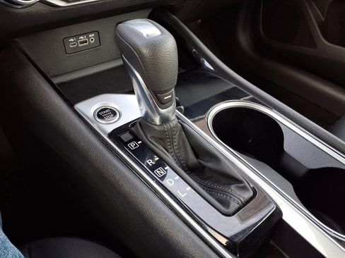 Used 2024 Nissan Altima 2.5 SV image 18