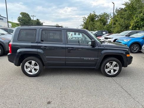 Used 2014 Jeep Patriot Latitude w/ Sun/Sound Group AWD/4WD image 6
