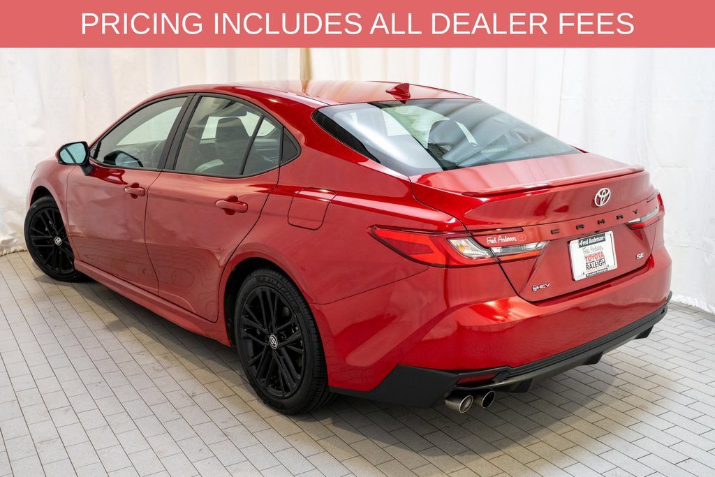 Used 2025 Toyota Camry SE FWD image 3