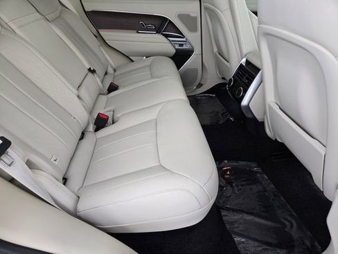 Used 2026 Land Rover Range Rover SE AWD/4WD image 17