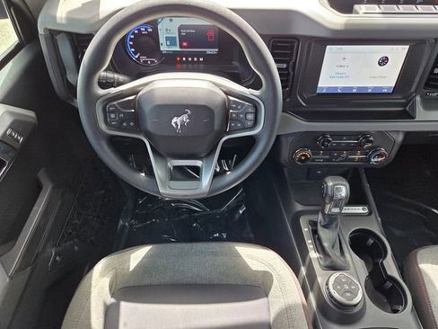 Used 2022 Ford Bronco 4-Door w/ Sasquatch Package AWD/4WD image 17