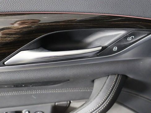 Used 2022 BMW 530i xDrive 530i xDrive w/ Premium Package image 35