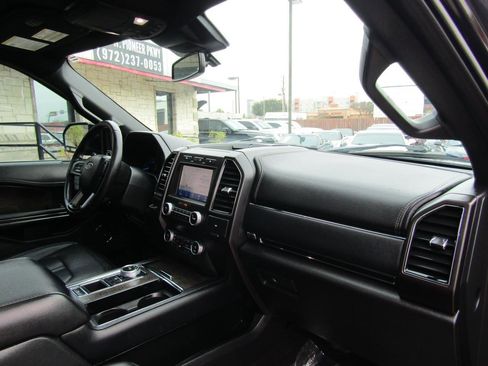 Used 2021 Ford Expedition Max Limited image 12