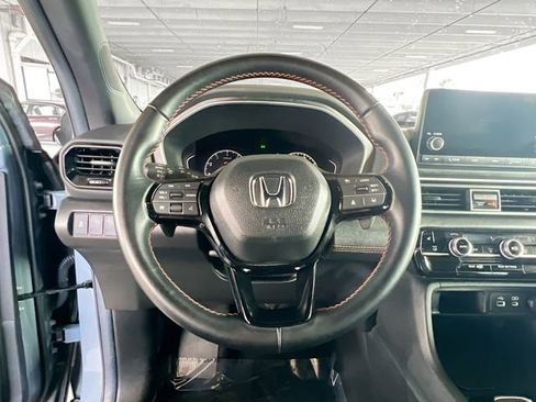 Certified 2025 Honda Pilot Sport image 16