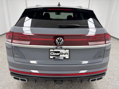 Used 2024 Volkswagen Atlas Cross Sport SEL R-Line AWD/4WD image 5