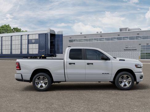 New 2026 RAM 1500 Express RWD image 32