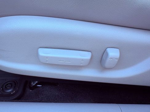 Used 2012 Acura TSX Sedan image 31