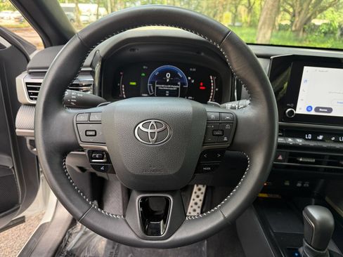 Used 2026 Toyota Camry SE FWD image 21