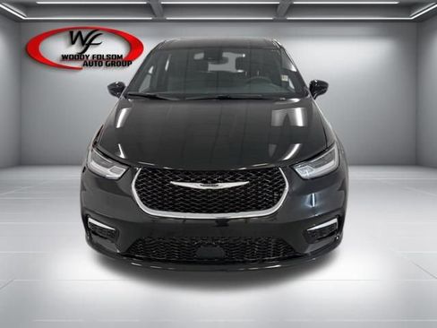 New 2026 Chrysler Pacifica Select FWD image 2