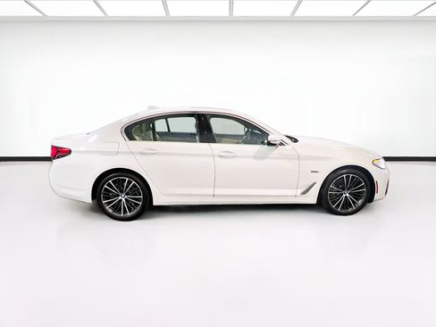 Used 2023 BMW 530e w/ Premium Package image 26
