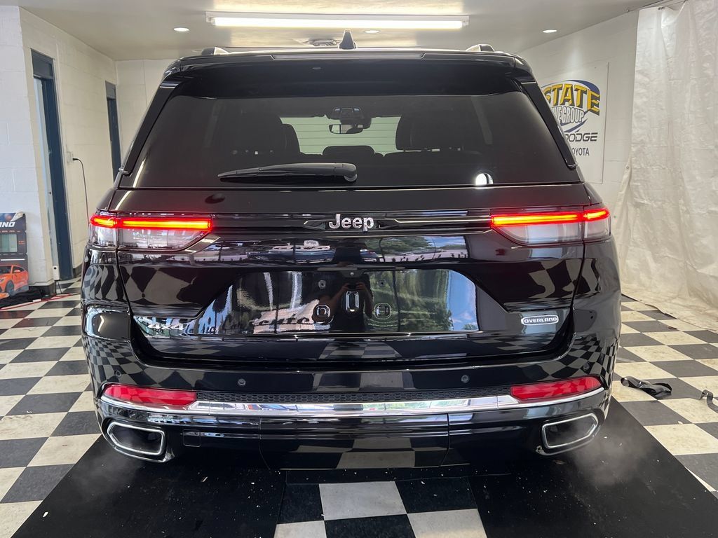 Used 2023 Jeep Grand Cherokee Overland AWD/4WD image 9