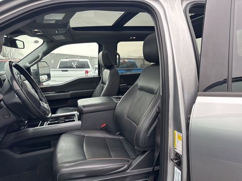 Used 2023 Ford F250 Lariat w/ Sport Appearance Package image 10