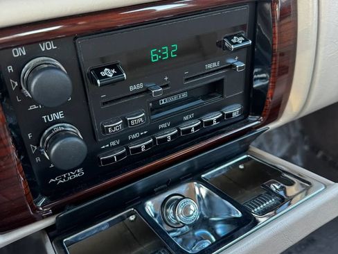 Used 1994 Cadillac De Ville Concours FWD image 60