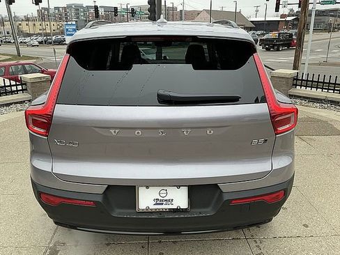 New 2026 Volvo XC40 B5 Core w/ Climate Package image 7